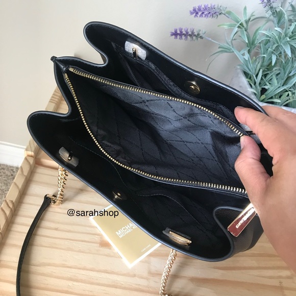 🌼Michael Kors Purse - Picture 10 of 14